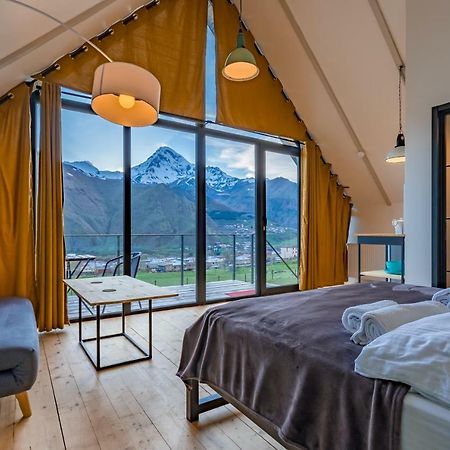 ホテル Kazbegi View エクステリア 写真