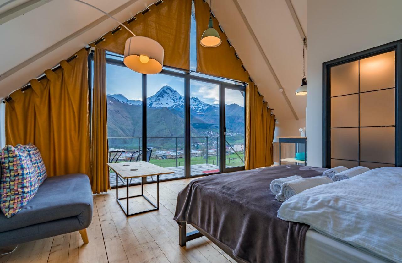 ホテル Kazbegi View エクステリア 写真