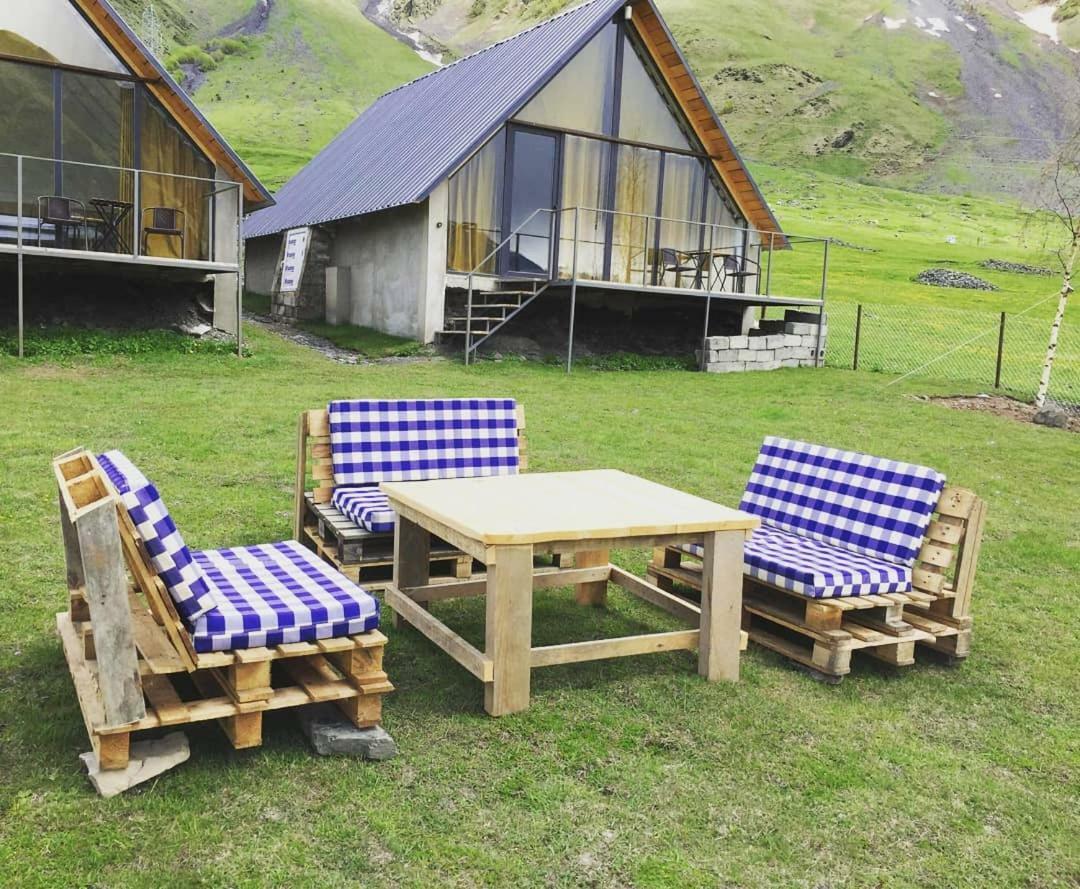 ホテル Kazbegi View エクステリア 写真